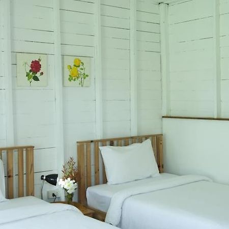 Sunshine Inn Resort Khao Lak Eksteriør billede