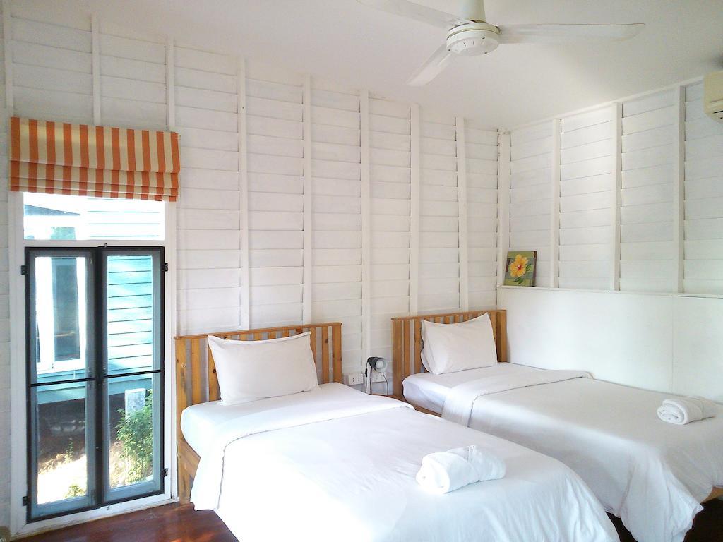 Sunshine Inn Resort Khao Lak Værelse billede