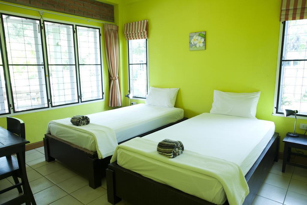 Sunshine Inn Resort Khao Lak Værelse billede