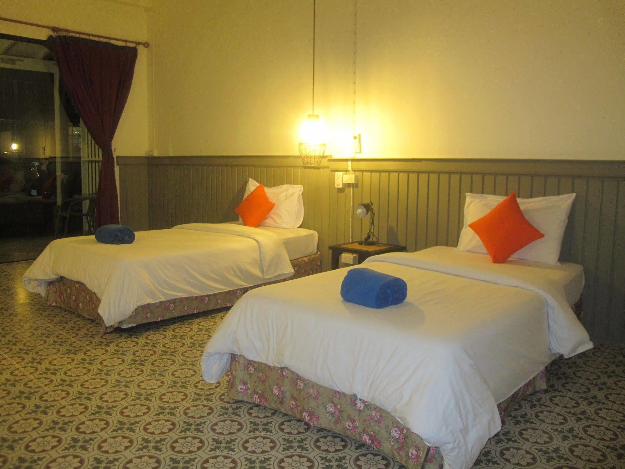 Sunshine Inn Resort Khao Lak Eksteriør billede